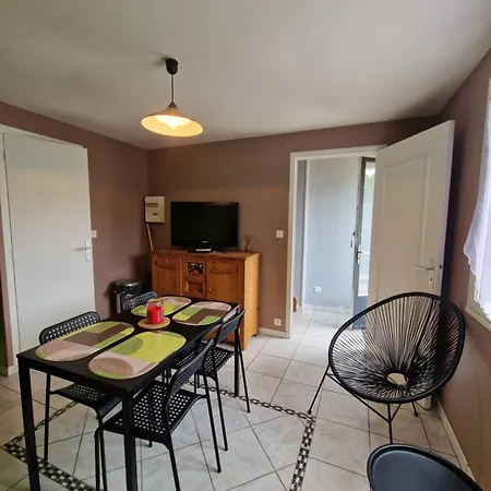 بيت للعطل De L'archange Courtils