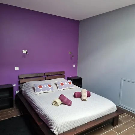 بيت للعطل De L'archange Courtils